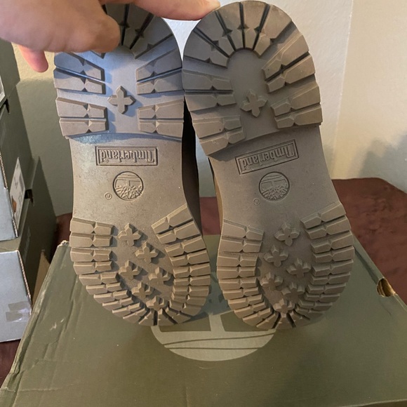 Grey 6inch timberland boot size 9 in women - Picture 7 of 8